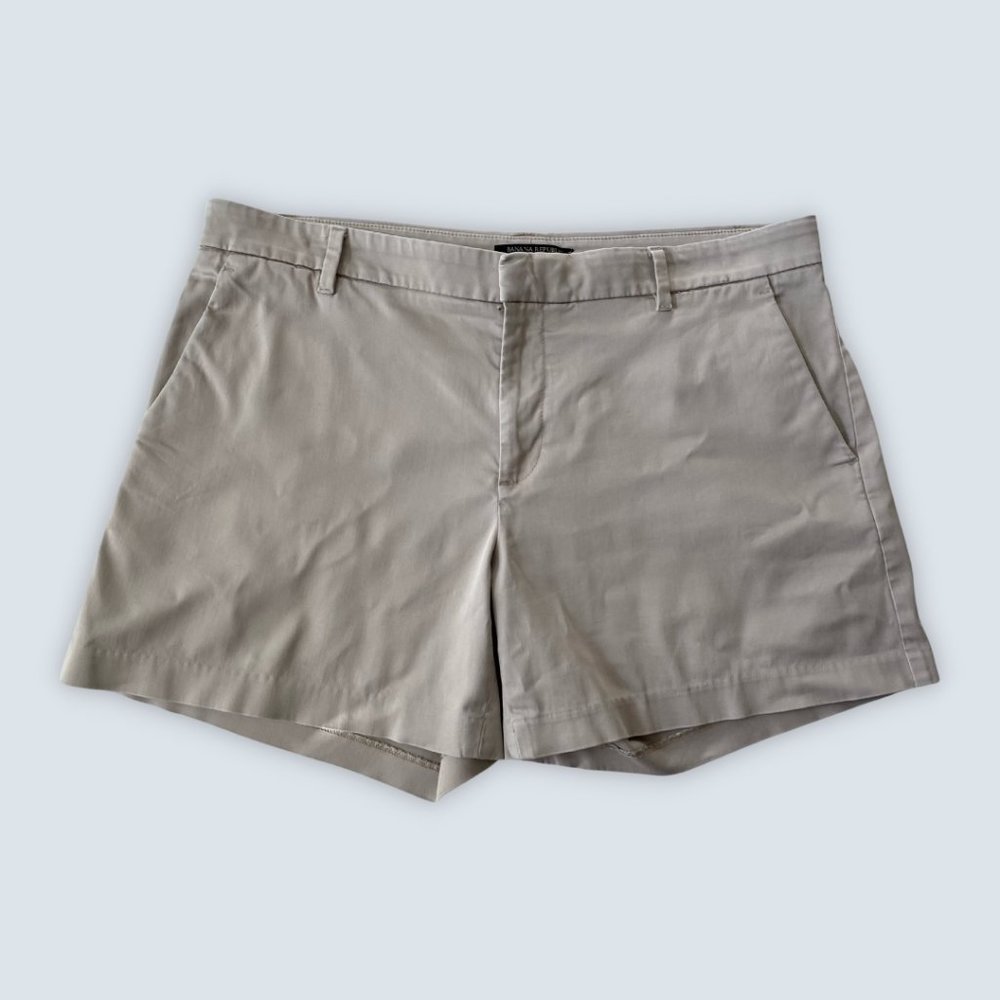 Banana Republic "The Avalon Short" Beige Shorts